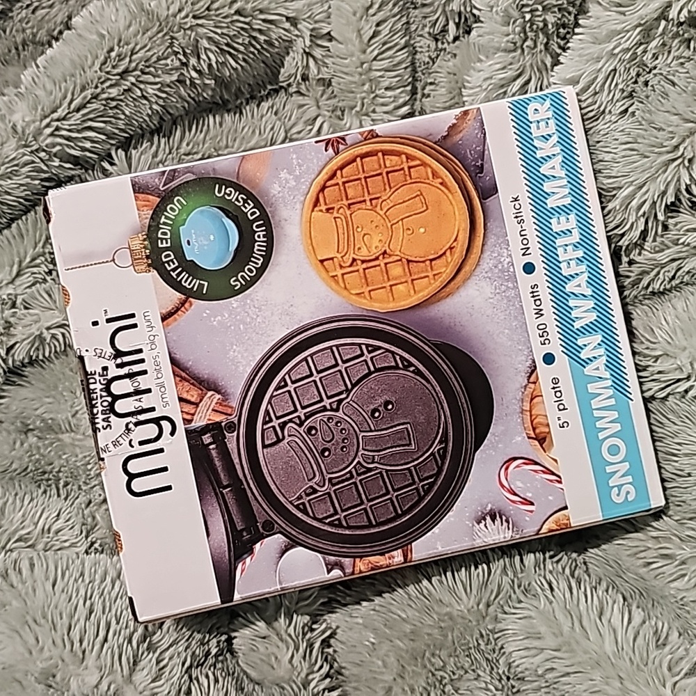 Brand new Mymini Snowman Waffle maker